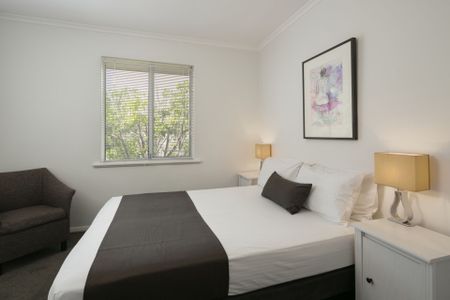 Smart and stylish 2 bedroom unit end unit (upstairs) with leafy outlook - Photo 4