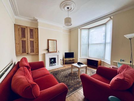 4 bedroom terraced house to rent - Photo 2