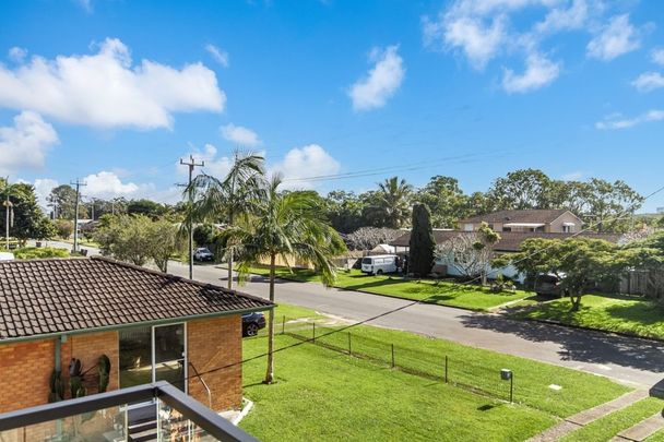 CHOICE OF TWO FURNISHED STUDIO APARTMENTS - INCLUDING ELECTRICITY AND WATER - Photo 1