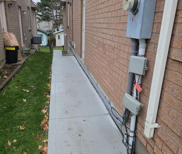 For Lease - 62 Davis Crescent Unit# 26, Halton Hills, Ontario - Photo 3