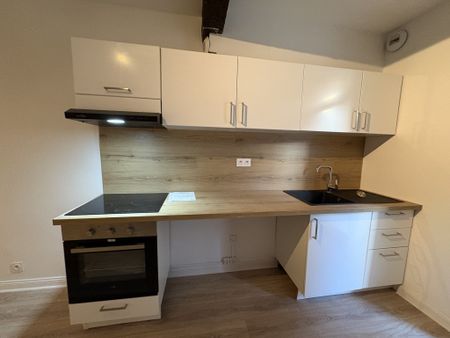 Location Appartement 2 pièces 31m² CASTELNAUDARY 11400 - Photo 2