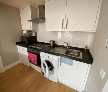 1 Bedroom Property To Rent - Photo 3