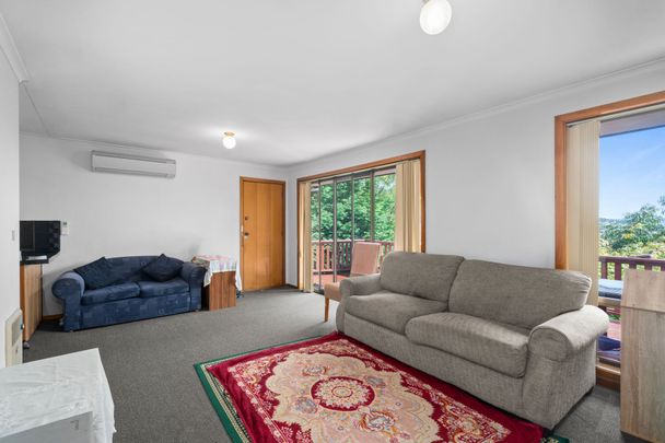 Convenient location - Photo 1