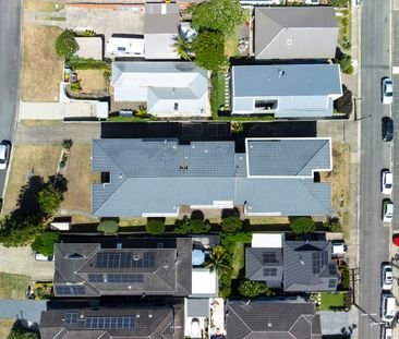 Light-Filled Apartment Offering Easy Beachside Living - Photo 6