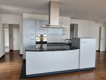 2.5 Zimmer, 104 m², 6. Stock - Photo 3