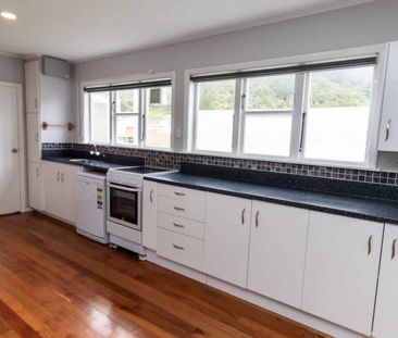 3-bed townhouse - Photo 3