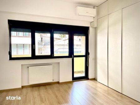 Inchiriere apartament 4 camere Piata Romana - Fotografie 3