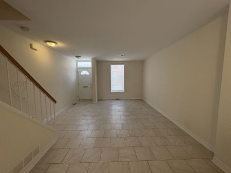 For Lease - 238 Cumberland Street, Lower Town - Sandy Hill, Ontario - Photo 4