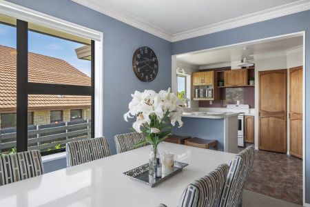 5 Cathray Place, Matua - Photo 2