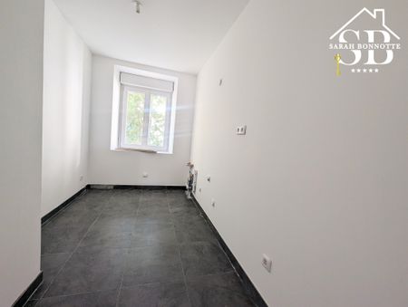 F2 et F3 meublés refaits à neuf à 200 m du Campus Fonderie - Photo 5