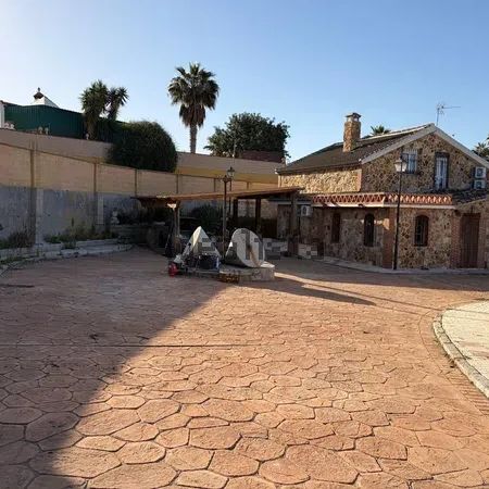 Alquiler de chalet adosado en Campanillas - Photo 1