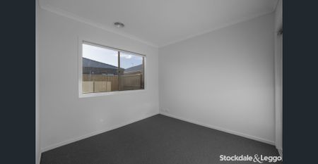 Modern Living in Fraser Rise! - Photo 4