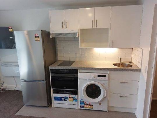 Freshly refurbished! 3 bedroom unit @ HAVARD - Photo 1