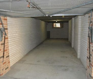 DOUBLE - 2 CAR LOCK UP GARAGE - 2 BEDROOM 2 STOREY TOWNHOUSE - Photo 4