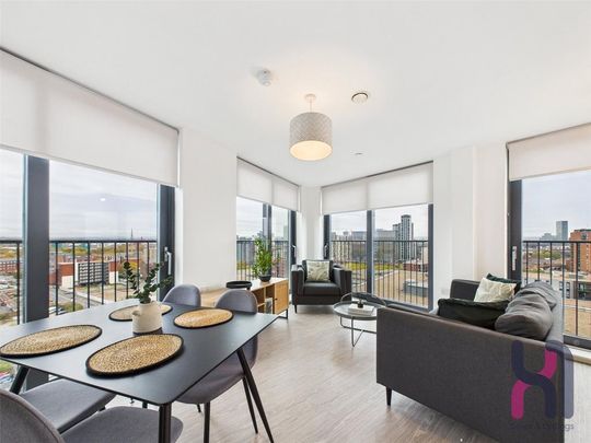 3 bedroom flat to rent - Photo 1