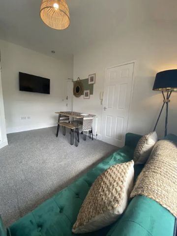 To Let 1 Bed Apartment - Photo 3