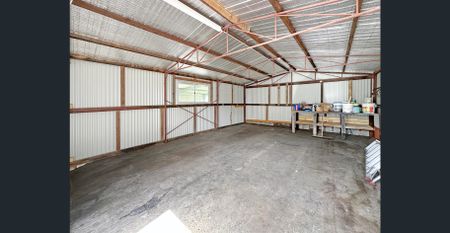 Beautifully Renovated 3-Bedroom Home with Spacious Yard - Photo 4