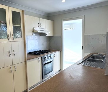 Walk to railway station - Photo 6