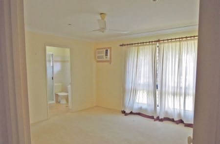 64 Honeyeater Circuit, Douglas - Photo 2