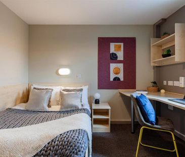 1 bedroom in a flat share to rent - Photo 3