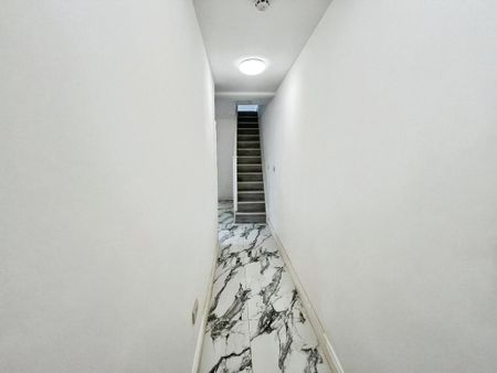 3 bedroom apartment to rent - Photo 3