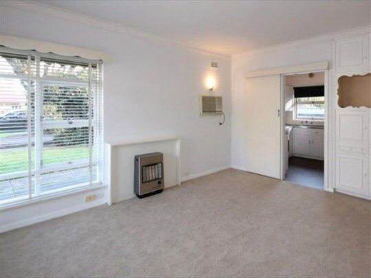 Glenelg North - Photo 1