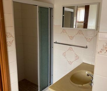 Neat and Tidy 2 Bedroom Unit - Photo 5