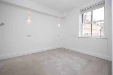 1 bed flat to rent in Albert Road, Bournemouth, BH1 - Photo 2