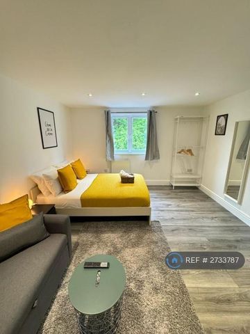 1 bedroom in a house share to rent - Photo 5