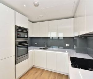 1 Bedrooms Flat to rent in Lombard Wharf, 12 Lombard Road, London SW11 | £ 425 - Photo 1