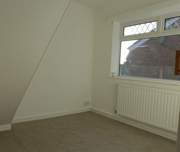 3 bedroom semi-detached bungalow to rent - Photo 5