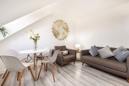 2 Bed Flat, Rhema Court, RG1 - Photo 4