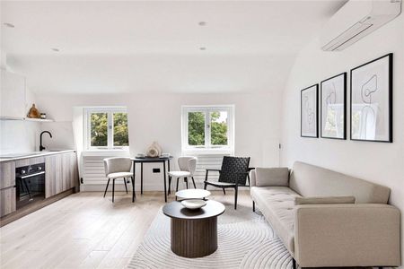 An impeccably designed top floor, 1 bedroom apartment with ample storage. - Photo 4