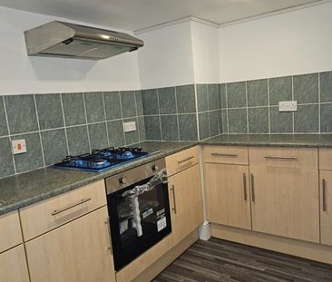 1 Bed Flat, Austhorpe Road, LS15 - Photo 6