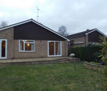 4 bedroom bungalow to rent - Photo 2