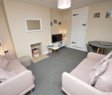 2 bedroom terraced house to rent - Photo 2