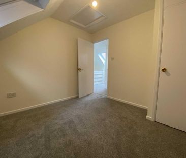 2 bedroom end of terrace house to rent - Photo 5