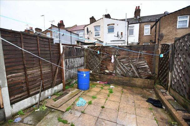 2 bedroom house to rent - Photo 1