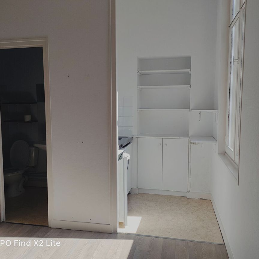 Studio Poitiers- Passage de la petit Roue – 18.29 m2 - Photo 1