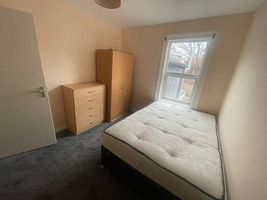 4 bedroom terraced house to rent - Photo 1