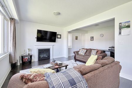 For Lease - 33 Wood Crescent, Essa, Ontario - Photo 3