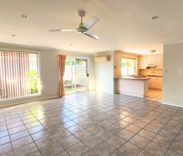 Spacious 2-Bedroom, 2-Bathroom Villa in a Quiet Location! - Photo 1