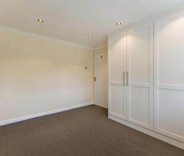 4 bedroom semi-detached house to rent - Photo 3