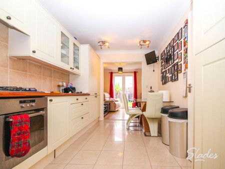 3 bedroom semi-detached house to rent - Photo 5