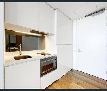 High Level, Fully Furnished Studio In Central Park - Photo 3