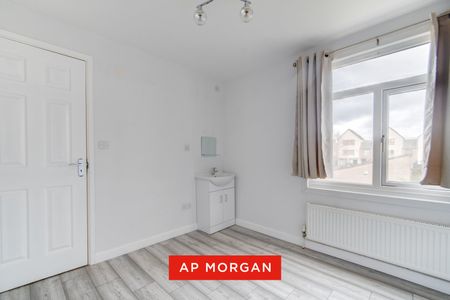 3 bed terraced house to rent in Radnor Close, Rednal, B45 - Photo 4