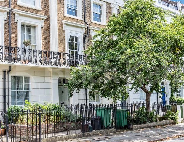 Spacious refurbished one bedroom flat located by Camden Tube & Regents Park. - Photo 1