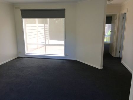 Comfortable and in a great location - Photo 4