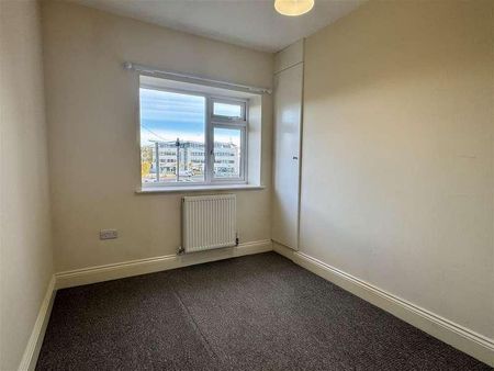 Dean Road, Scarborough, YO12 - Photo 4