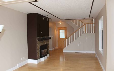 307 11th Street East - Photo 2